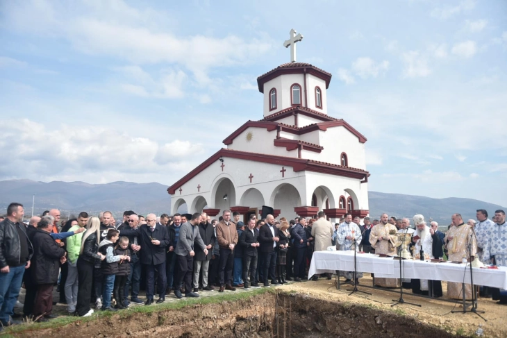Осветени темелите за изградба на камбанарија на црквата Св. 40 маченици на Смилковското езеро