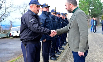 Министерот Тошковски во посета на полициските станици за граничен надзор Рогачево и Мадрача
