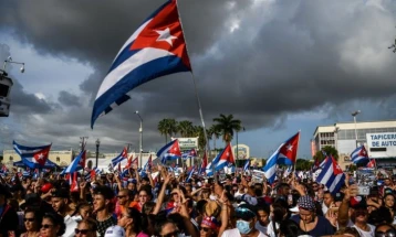 Протест во вториот по големина град на Куба поради прекини на струја и недостиг на храна