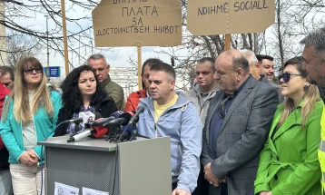 Вработените во Македонска пошта протестираат поради ненавремената исплата на плати