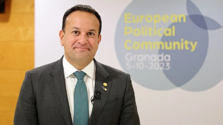 Kryeministri irlandez Leo Varadkar tërhiqet nga funksioni