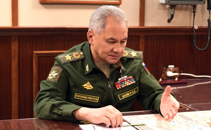 Shojgu: Ushtarët rusë e shtyjnë armikun nga pozicionet e tyre, do të krijohen dy armata të reja dhe 30 formacione