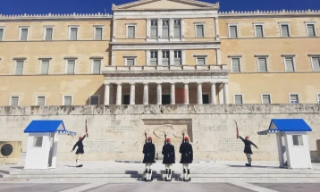 Sot, PASOK pritet të paraqesë në Parlament një propozim për mosbesimin e qeverisë greke