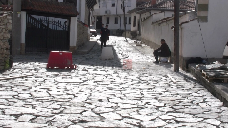 Почна втората фаза од поплочувањето на улиците во штипската стара населба  Ново Село