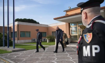 Италијанскиот министер за одбрана, Кросето во посета на Косово