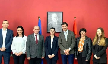 Костадиновска-Стојчевска на средба со префектот на Корча, Јоле: Соработката со Албанија дава резултати, нови проекти за развој на прекуграничните општини