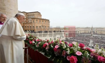 Bekimi i Pashkëve të Papa Françeskut