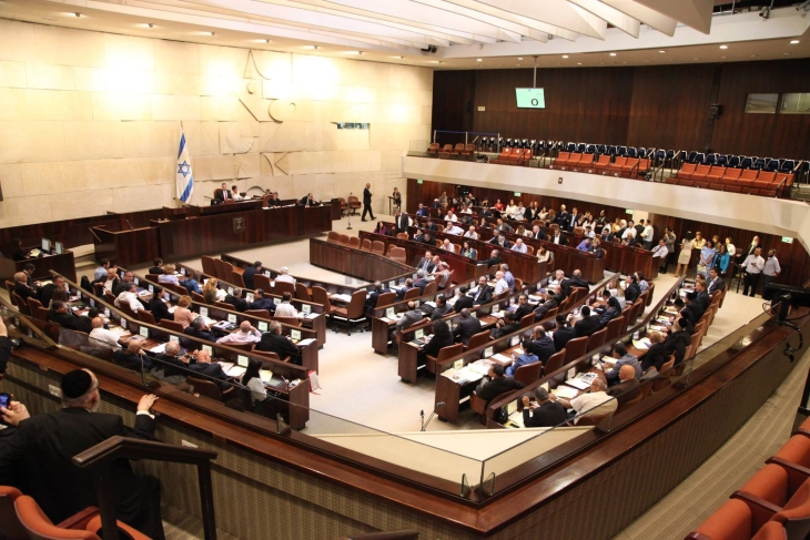 Израелскиот парламент донесе закон со кој се олеснува затворање на странски медиуми