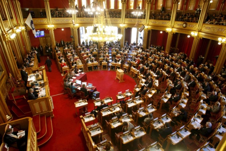 Дојава за бомба во норвешкиот Парламент