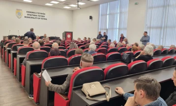 Тетовскиот градоначалник одржа средба со граѓани за наоѓање решенија за проблематичните комунални сметки