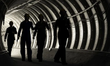 Четири лица загинаа во несреќа во рудник за јаглен во Кина