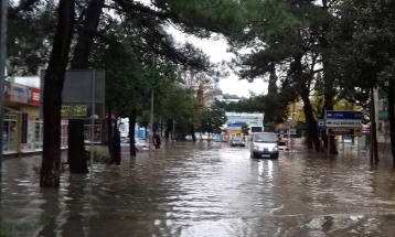 Три лица загинаа во поплавите во областа Оренбург во Русија