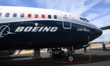 ФАА отвори истрага откако отпадна капак од мотор на авион „Боинг 737-800“ на полетување од Денвер