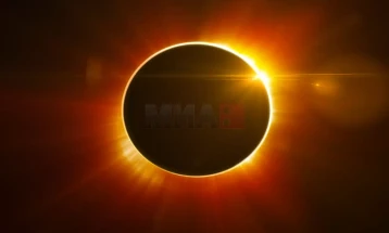 Милиони луѓе во Мексико, САД и Канада го чекаат целосното затемнување на Сонцето