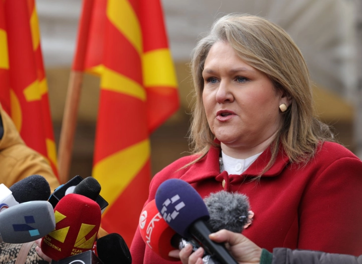 Изјава на министерката Славјанка Петровска (во живо)