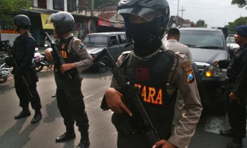 Të paktën 12 viktima në aksidentin midis dy minibusëve dhe një autobusi në Indonezi