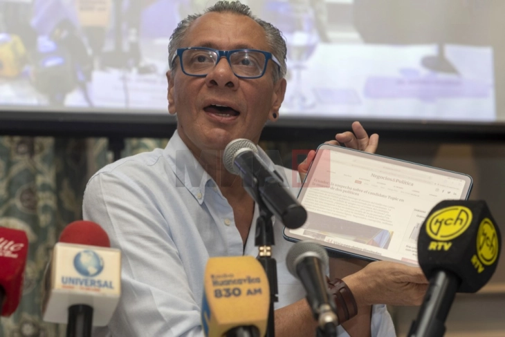 Поранешниот потпретседател на Еквадор хоспитализиран откако колабирал во затвор