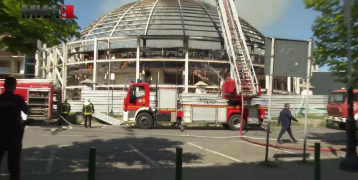Изјави за пожарот во Универзалната сала во Скопје (во живо)