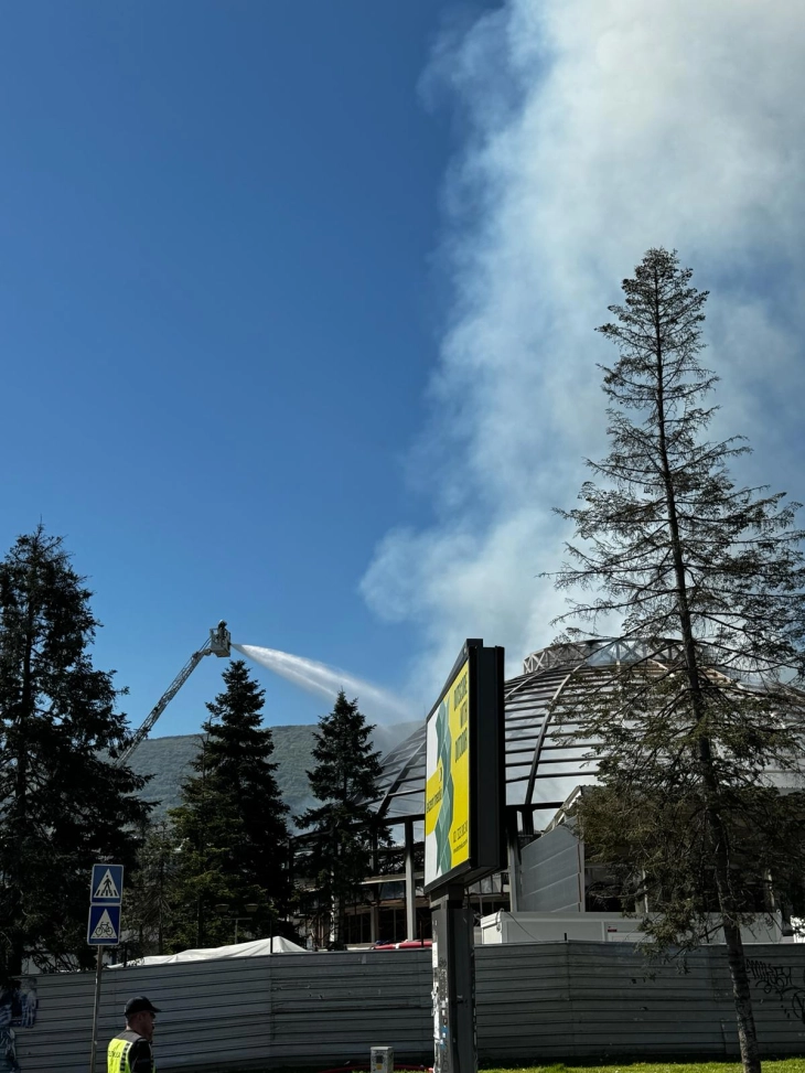 Герасимовски: Екипите го локализираа пожарот на Универзална, апелирам да не се шират шпекулации за причините