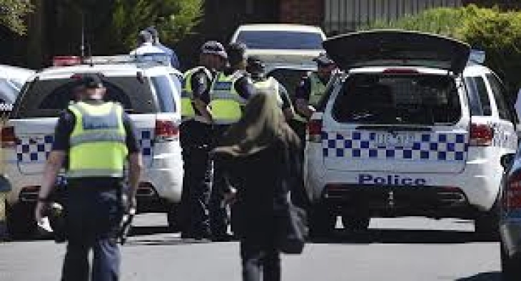Тинејџер убиен со нож во предградие на Сиднеј