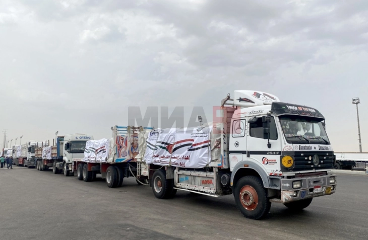 Првиот конвој камиони со хуманитарна помош пристигна во Газа преку северниот премин