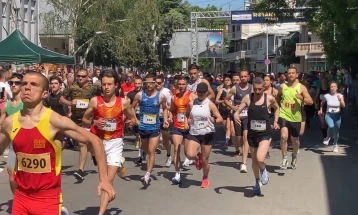 Над 450 натпреварувачи учествуваа на третата урбана Rotary Run трка во Кочани