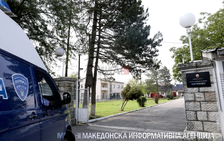 Приведени 17 припадници на затворската полиција, вработени во КПД Затвор Идризово