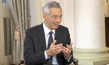 Премиерот на Сингапур се повлекува на 15 мај кога власта ќе му ја предаде на својот заменик