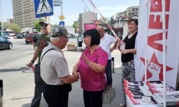 Vankovska presents election platform to Centar, Kisela Voda voters