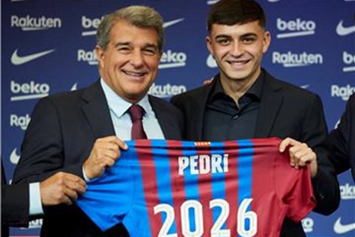 Педри сака да остане во Барселона