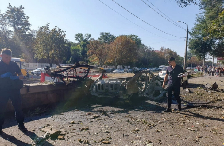 Украина соопшти дека во руските напади во областа Днепропетровск загинале најмалку осум лица