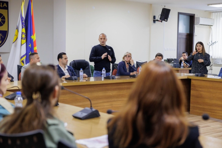 Средби на Филипче со граѓански здруженија во рамки на предизборните активности