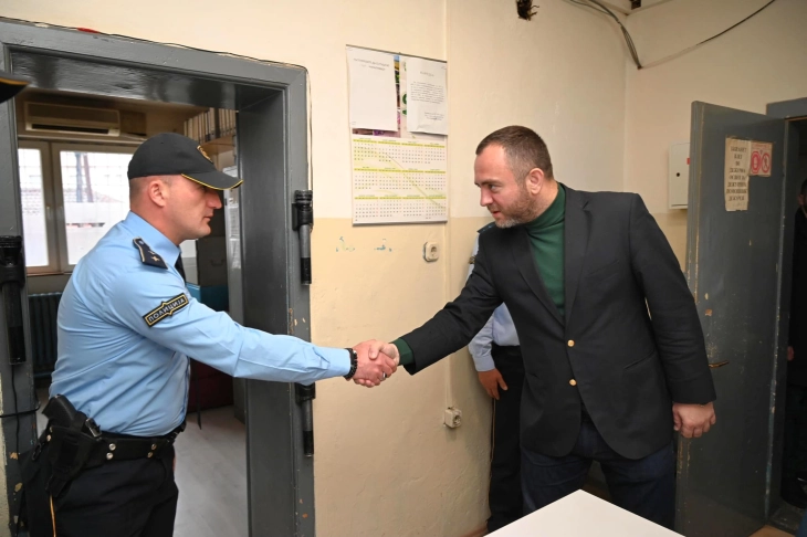 Тошковски: Безбедносната состојба на подрачјето на ОВР Струга е стабилна, направен е план за безбедно спроведување на изборниот процес
