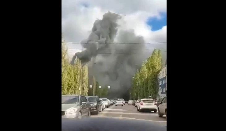 Во рускиот град Вороњеж гори голема фабрика