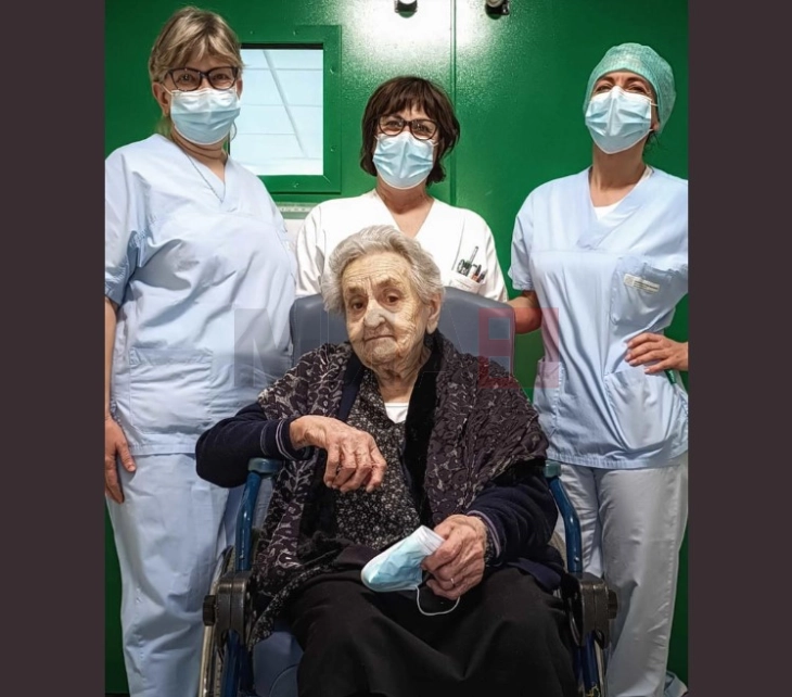 При операција, Италијанка им раскажувала на лекарите за својот живот