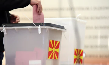 Во Охрид до 13 часот гласале 23,83 проценти од гласачите, во Дебрца излезноста 23 отсто