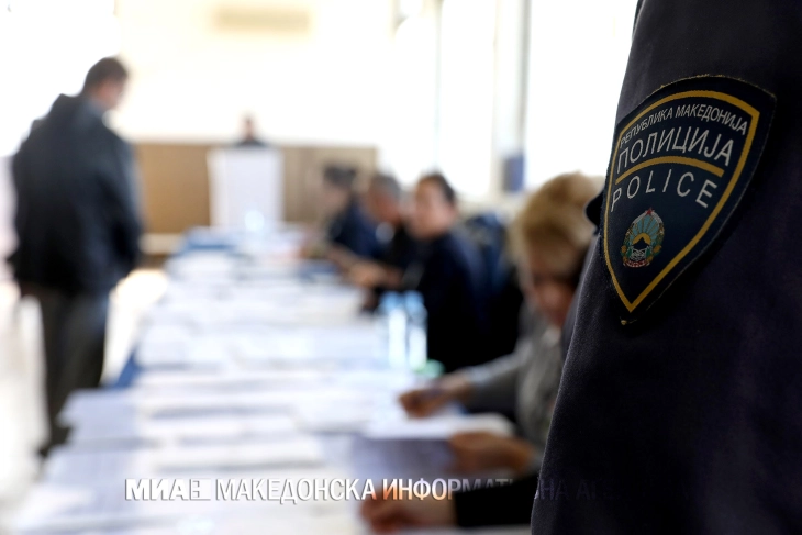 Ohrid police detain voter photographing ballot paper