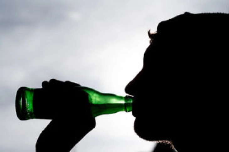 СЗО за консумирање алкохол и електронски цигари кај адолесцентите: Состојбата е алармантна