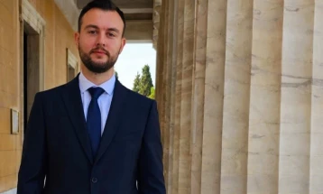 Ослободен грчкиот пратеник кој вчера физички нападна негов колега во Парламентот