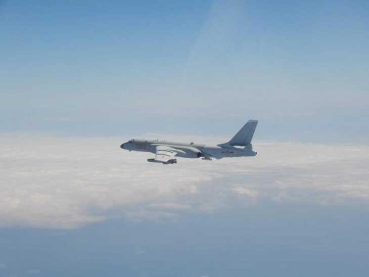 Кина испрати воени авиони кон Тајван откако американскиот државен секретар го напушти Пекинг