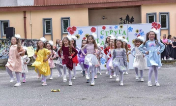 Танц парада и мини концерт во Струга по повод Светскиот ден на танцот