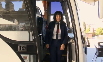 Жаклина Андоноска, единствена жена – возач на автобус во меѓуградскиот сообраќај 