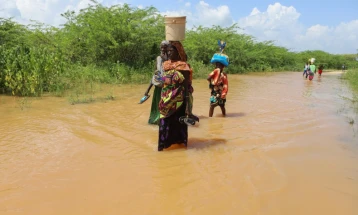 Në Kenia pas përmbytjeve janë duke u kërkuar të paktën 91 persona