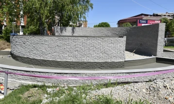 Во завршна фаза е фонтаната во спомен на Сашко Гешовски прва жртва при распадот на Југославија 