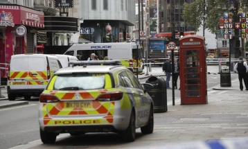 Почина 13-годишно момче кое беше меѓу повредените во нападот со мачета во Лондон