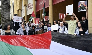 Студентски протест во Бејрут за подршка на Палестинците во Појасот Газа