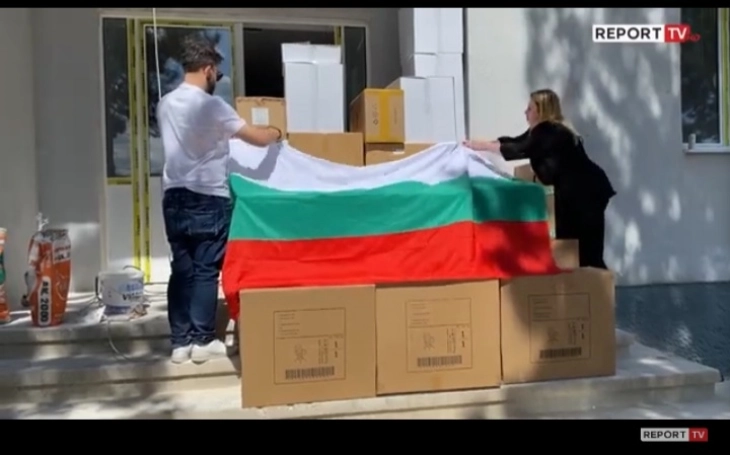Донација од бугарската амбасада во Албанија за општина Пустец