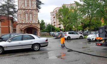Во Скопје се чистат реони на православни верски објекти