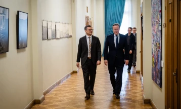 Камерон во Киев преговара за „стогодишно партнерство“ со Украина