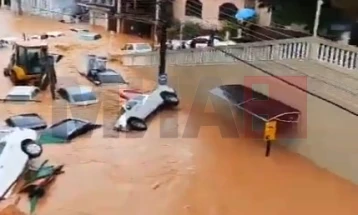 Numri i viktimave nga përmbytjet në Brazil është rritur në 56